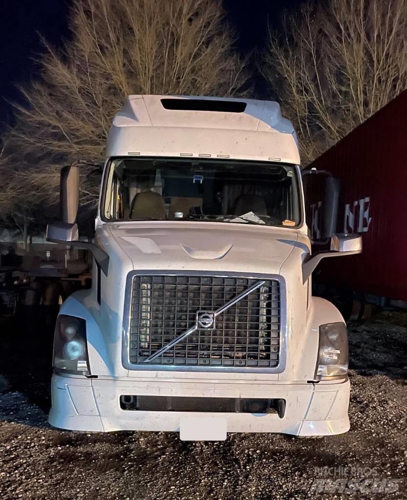 Volvo VNL 42 670 Vilcēji