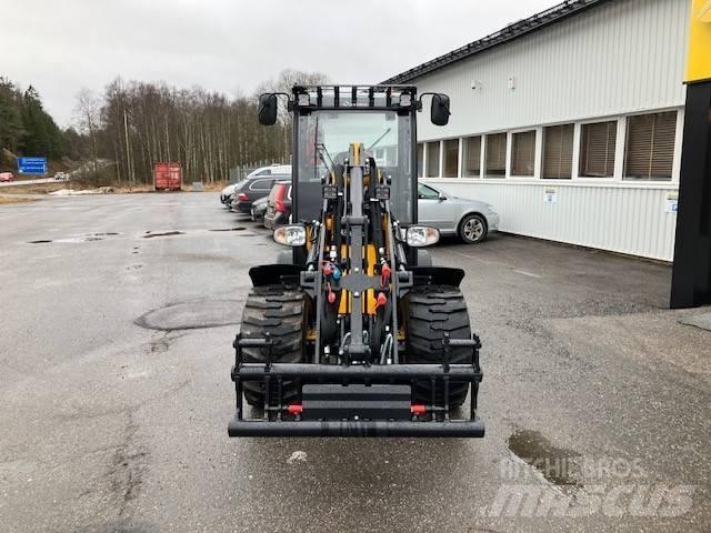 JCB 403 Plus Iekrāvēji uz riteņiem