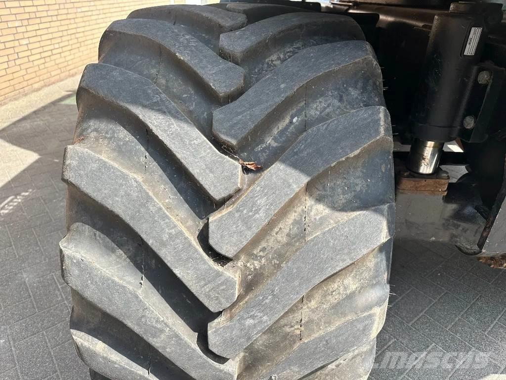 JCB JS145W Ekskavatori uz riteņiem