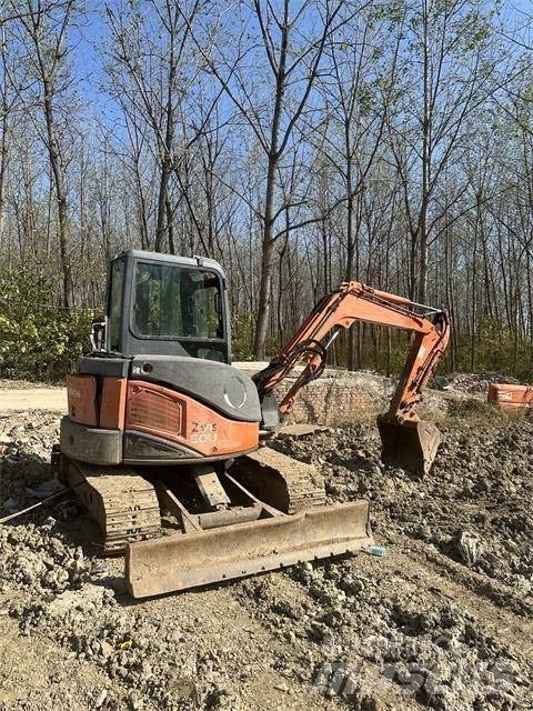 Hitachi ZX50 Kāpurķēžu ekskavatori