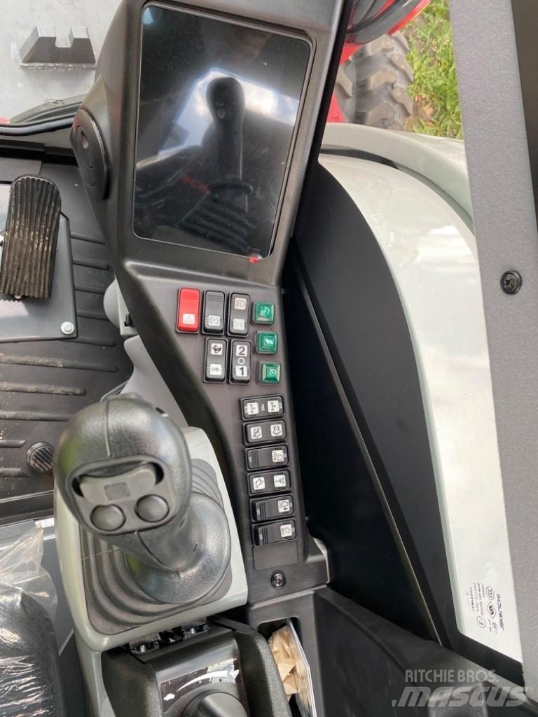 Takeuchi TB295W Ekskavatori uz riteņiem
