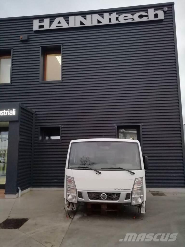 Nissan NT 400 Kabīnes un interjers