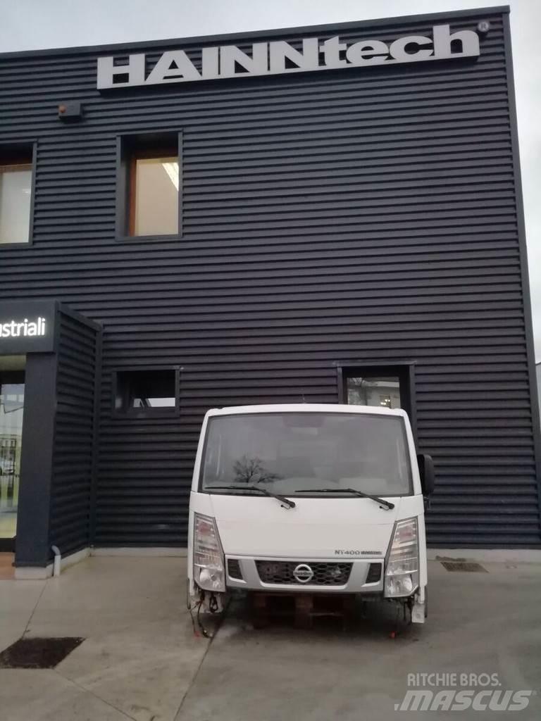 Nissan NT400 Kabīnes un interjers