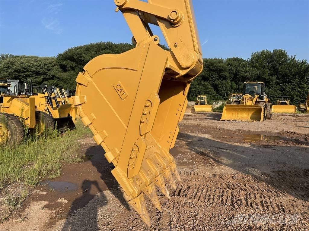 CAT 330 D L Kāpurķēžu ekskavatori