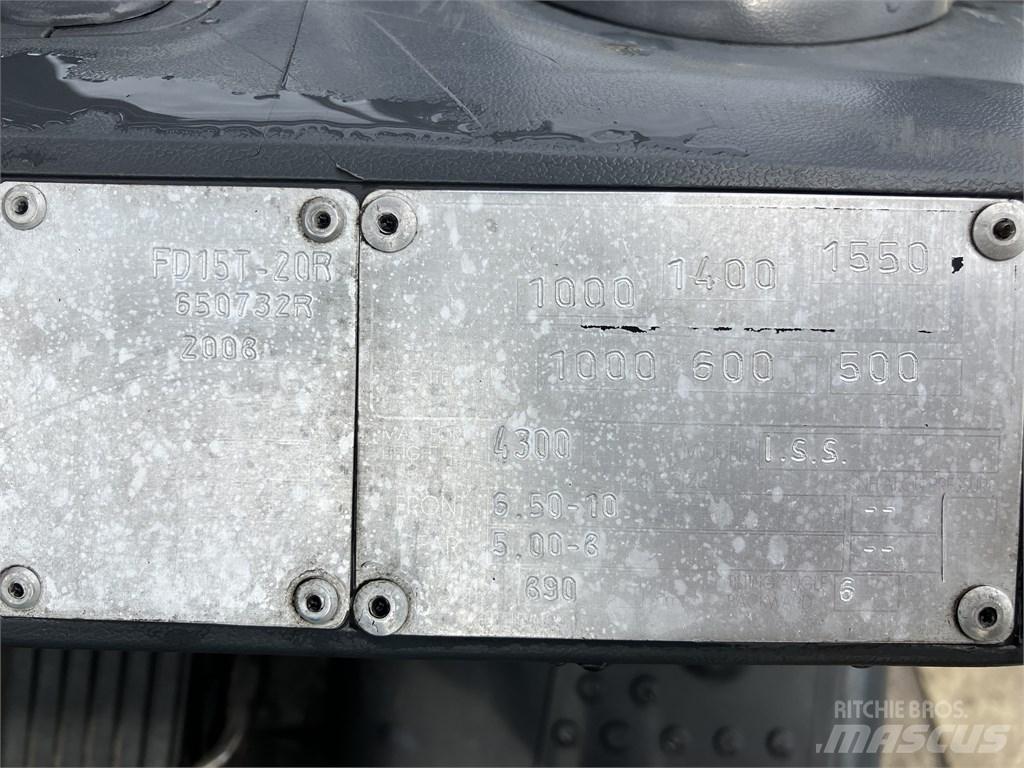 Komatsu fd15t 20R Tehnika ar dīzeļa dzinēju