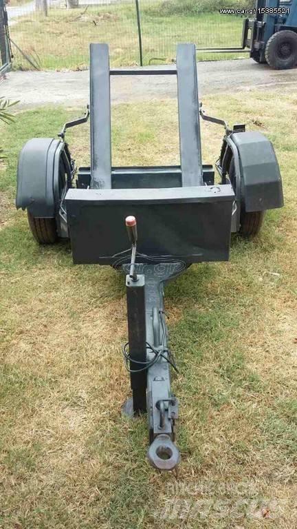 Ackermann 750 Citas piekabes