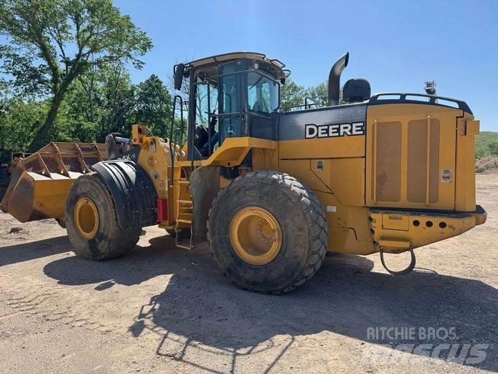 John Deere 824K-II Iekrāvēji uz riteņiem