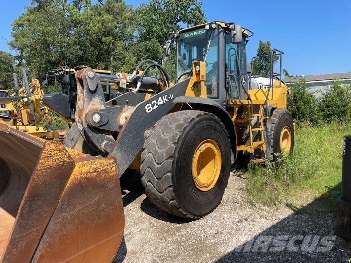John Deere 824K-II Iekrāvēji uz riteņiem