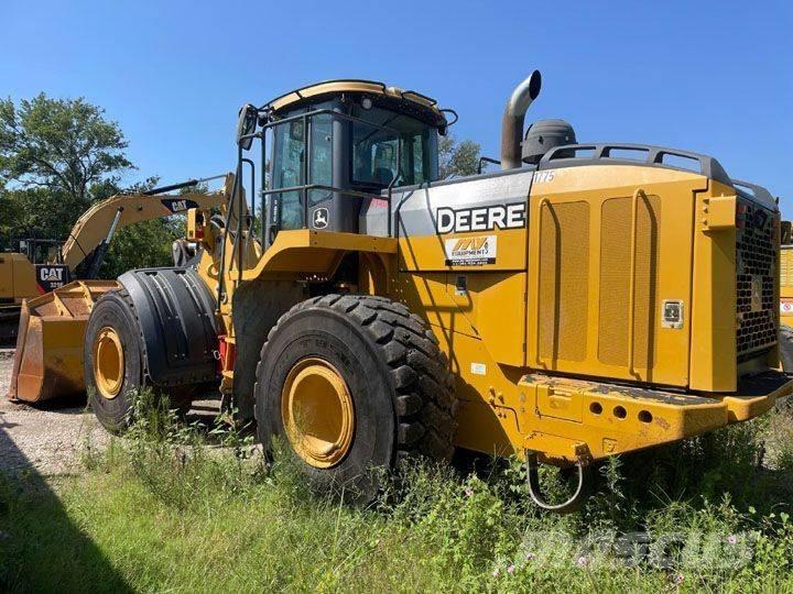 John Deere 824K-II Iekrāvēji uz riteņiem