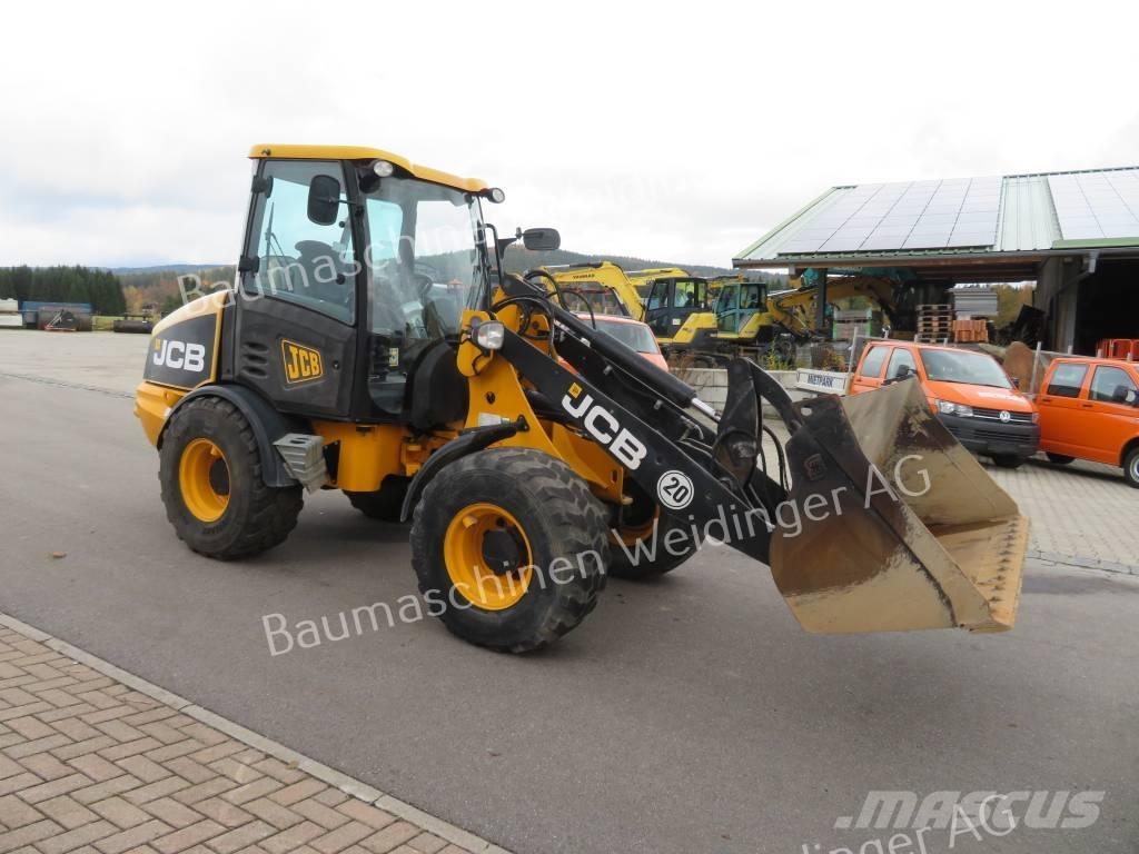 JCB 406 B Iekrāvēji uz riteņiem