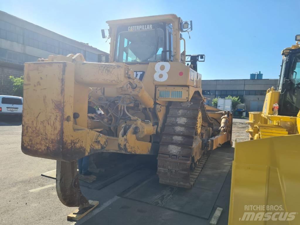 CAT D8R Kāpurķēžu buldozeri