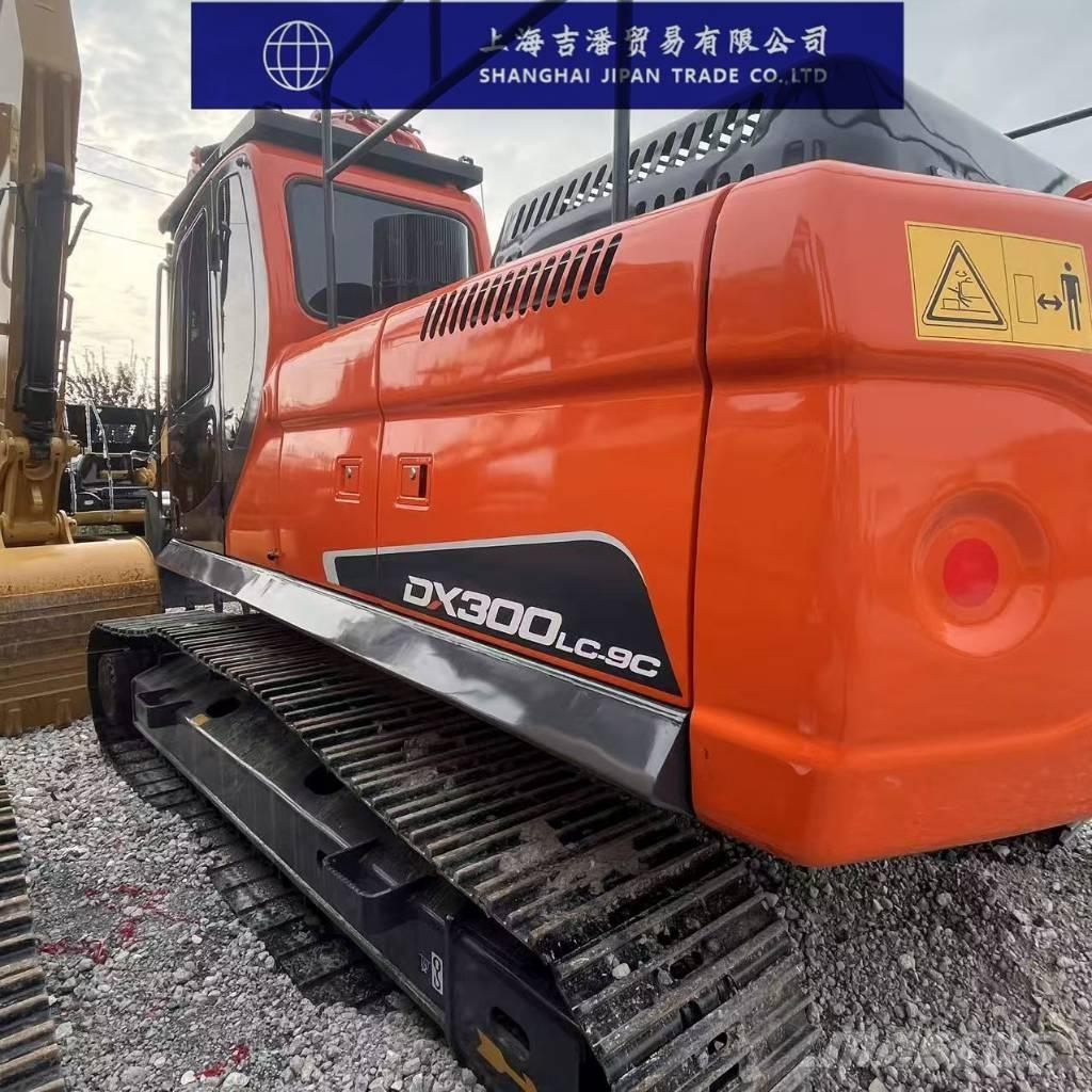 Doosan DX 300 LC Kāpurķēžu ekskavatori