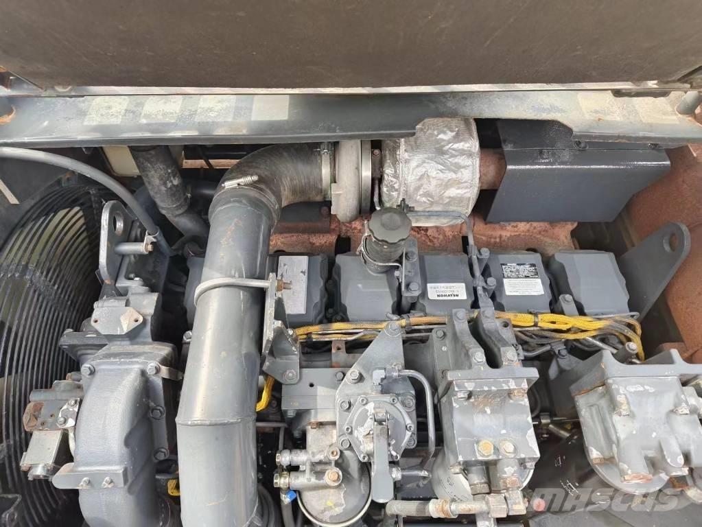 Komatsu PC 450-8 Kāpurķēžu ekskavatori