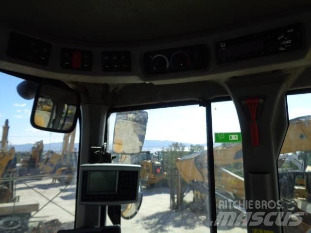 CAT 938M Iekrāvēji uz riteņiem