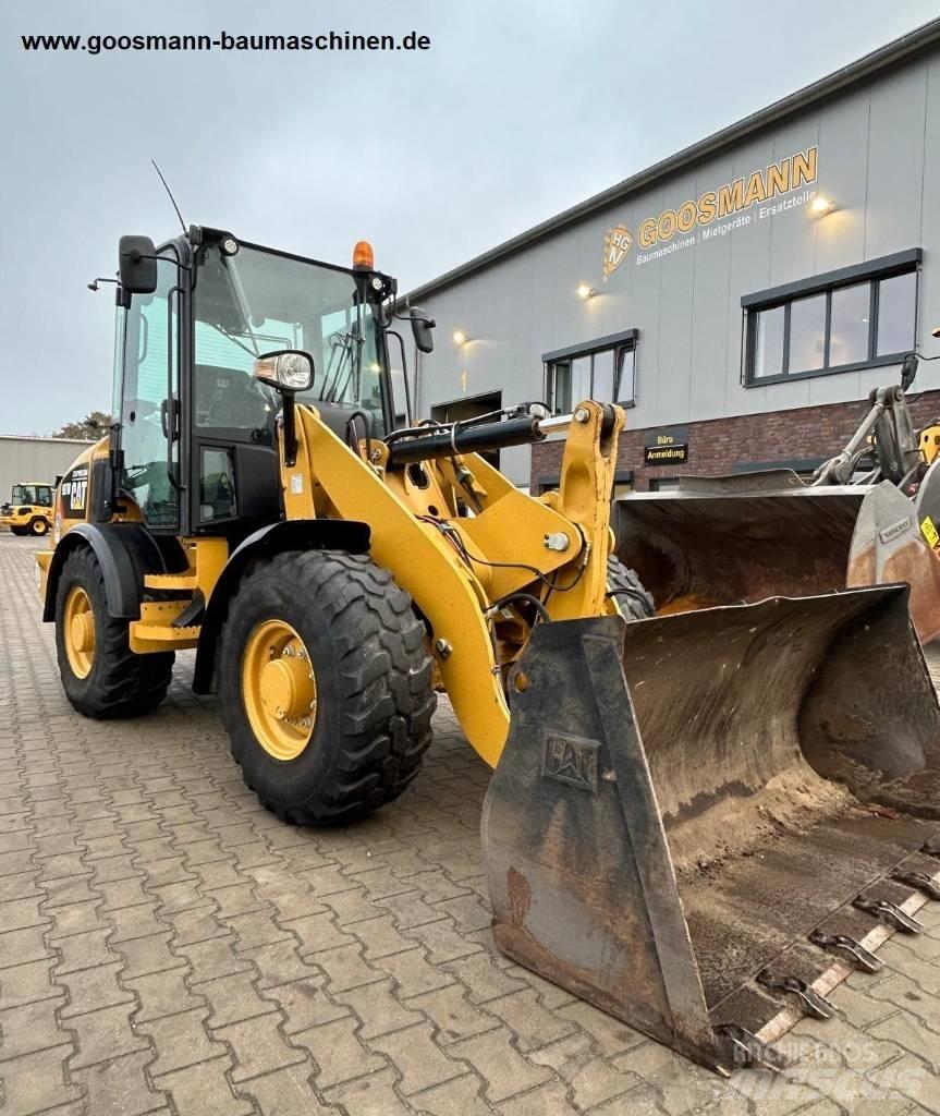 CAT 907 M Iekrāvēji uz riteņiem