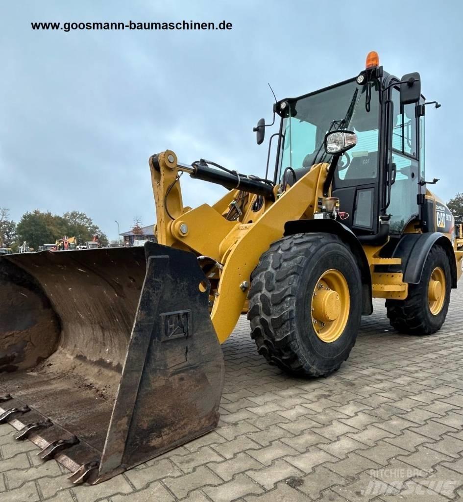 CAT 907 M Iekrāvēji uz riteņiem