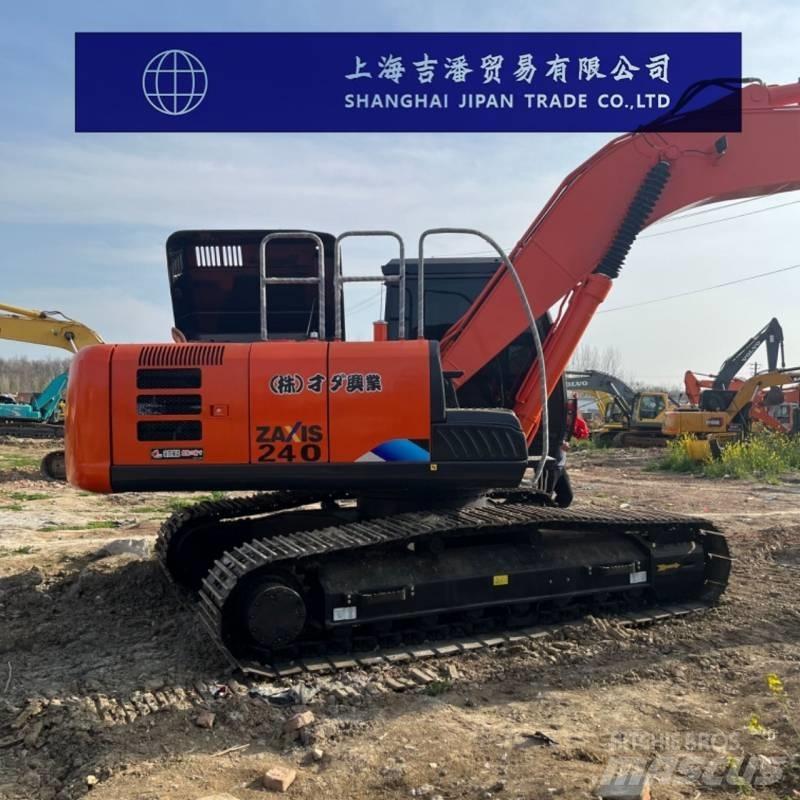 Hitachi ZX 240 Kāpurķēžu ekskavatori