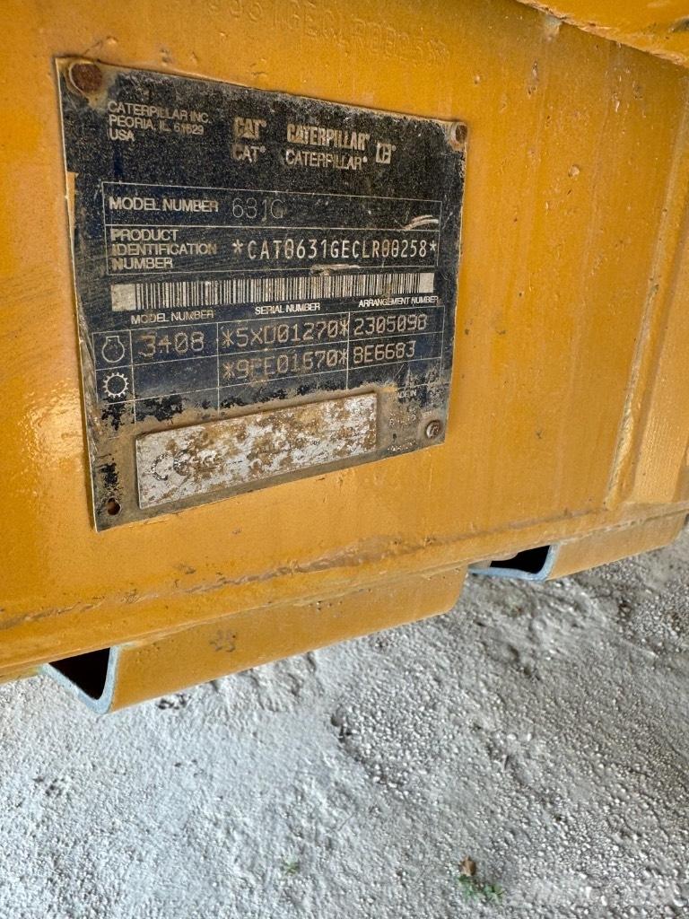 CAT 631 G Skrēperi