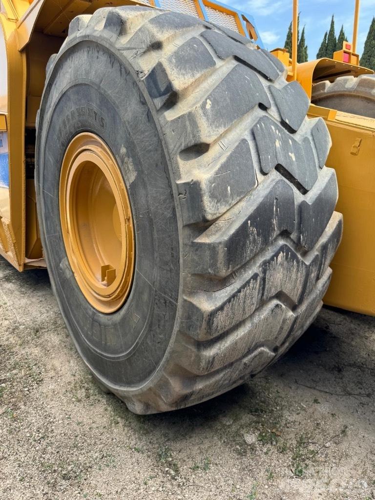 CAT 631 G Skrēperi