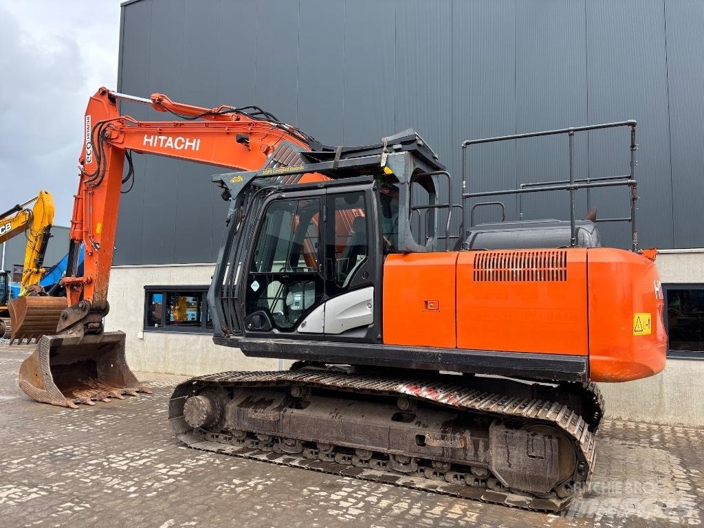 Hitachi ZX 210 LC-6 Kāpurķēžu ekskavatori
