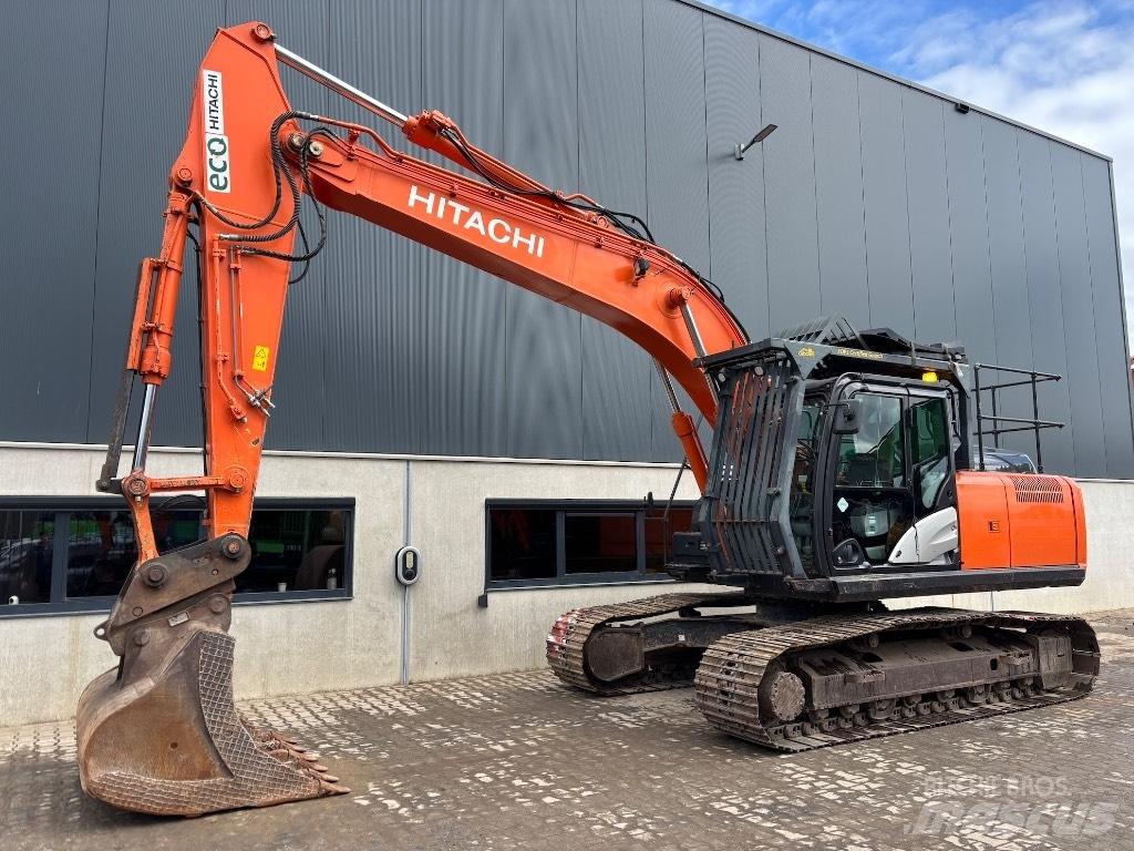 Hitachi ZX 210 LC-6 Kāpurķēžu ekskavatori