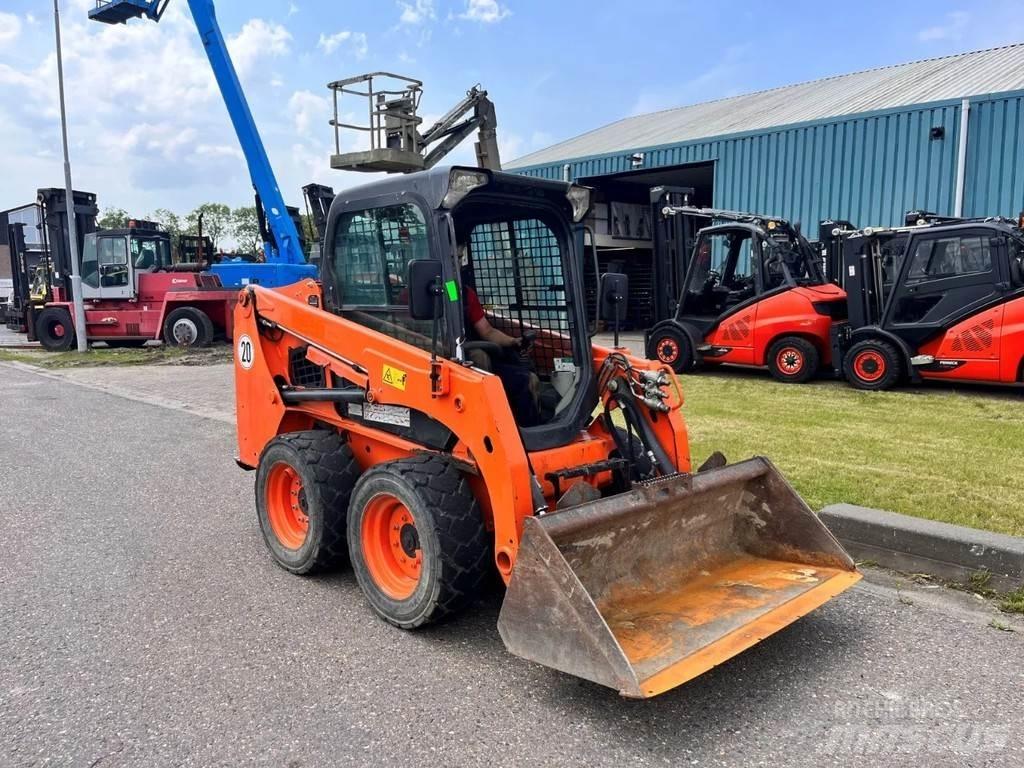 Bobcat S450 Lietoti riteņu kompaktiekrāvēji