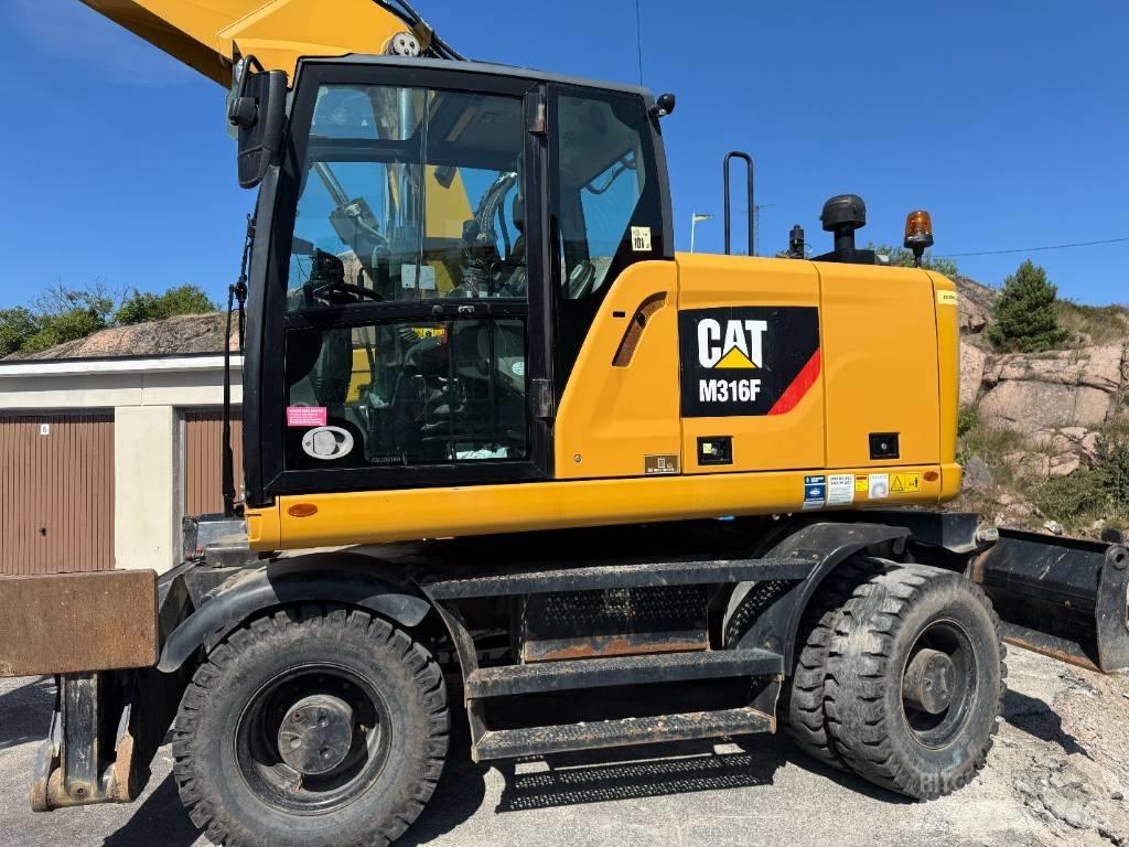 CAT M316F Ekskavatori uz riteņiem