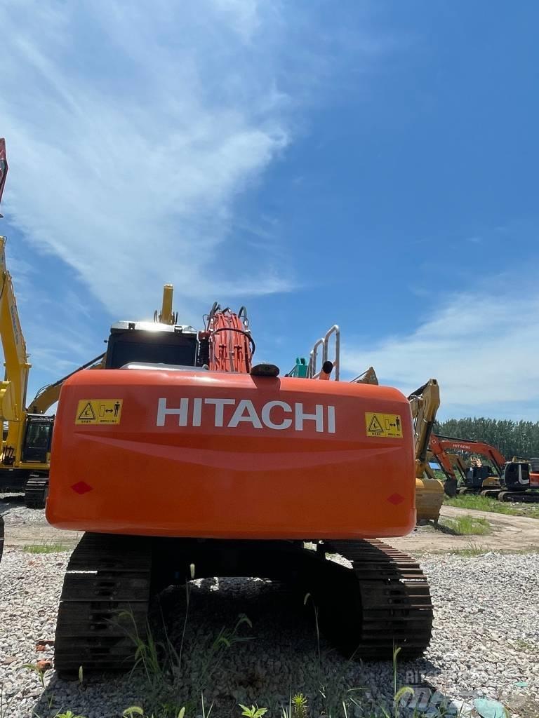 Hitachi ZX 200 Kāpurķēžu ekskavatori