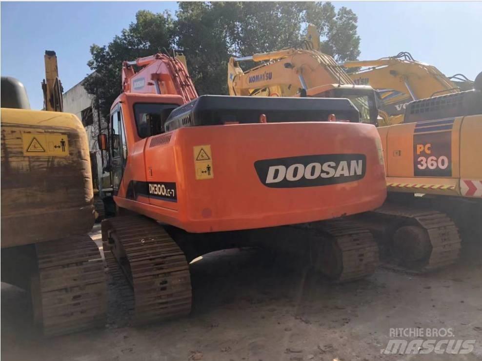 Doosan 225 LC Kāpurķēžu ekskavatori