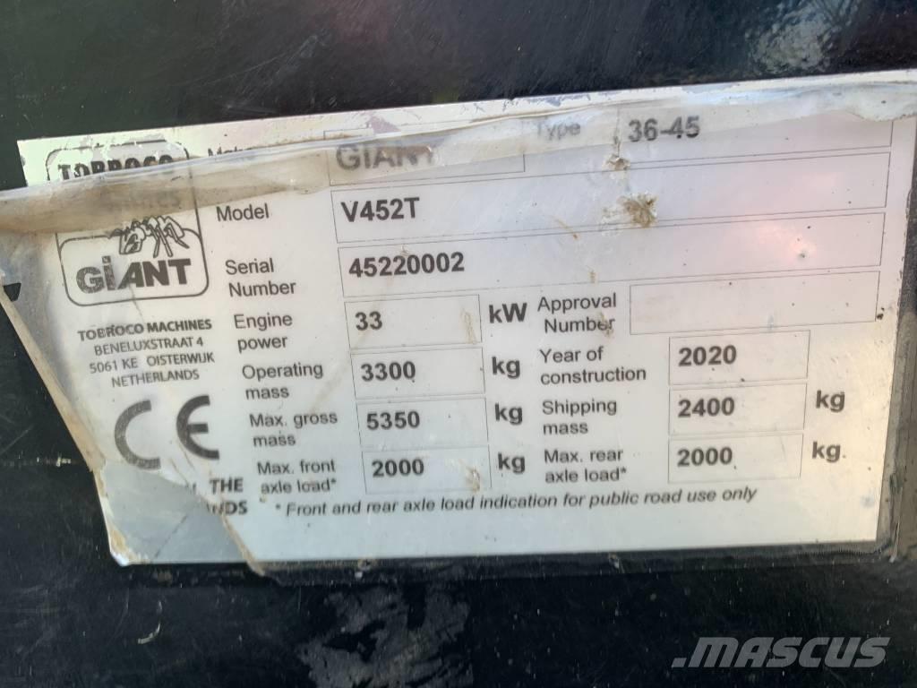 GiANT V 452 T Multifunkcionālie iekrāvēji