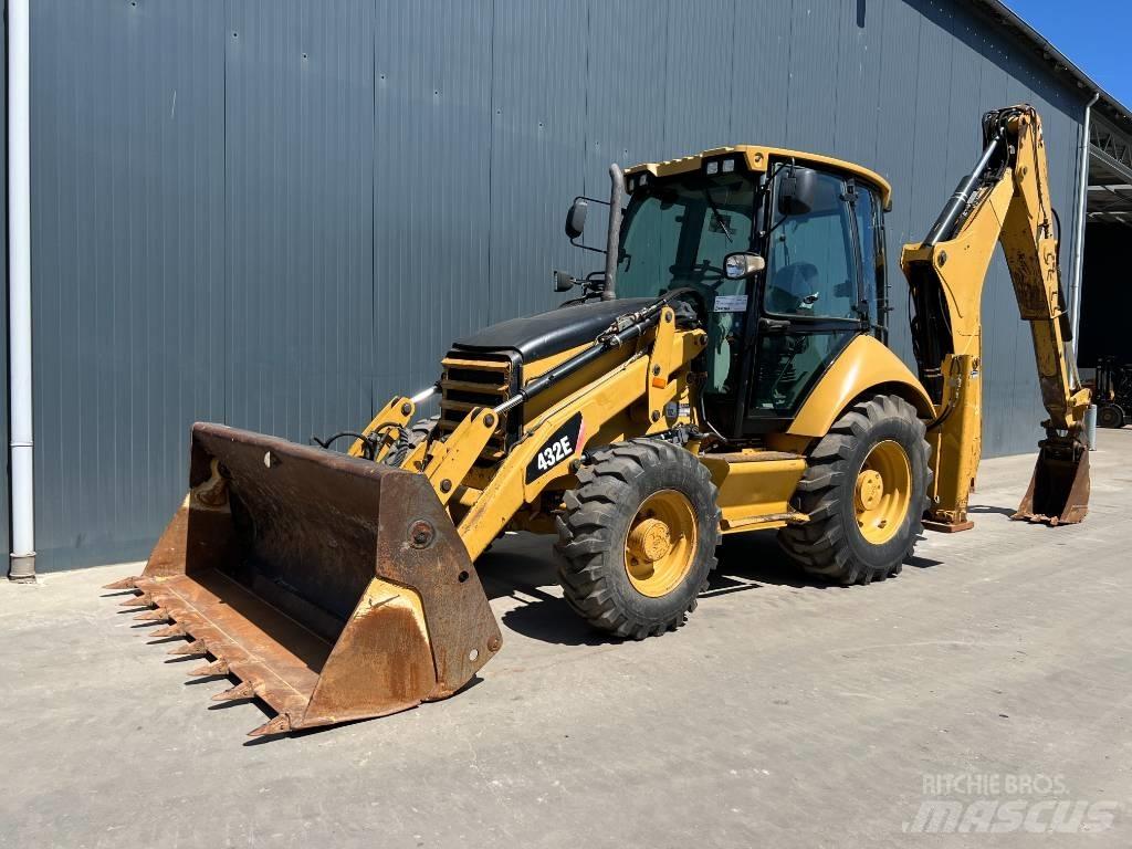 CAT 432E Ekskavatori-iekrāvēji