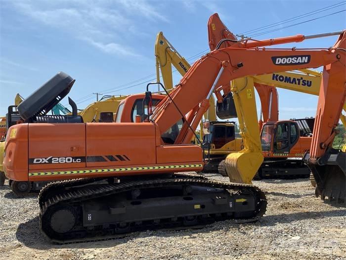 Doosan DX 260LC Kāpurķēžu ekskavatori