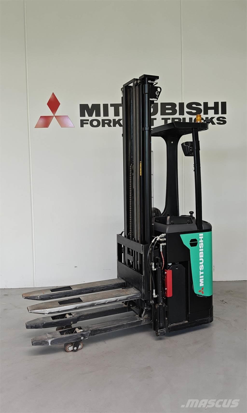 Mitsubishi SBR16NI Hidrauliskās stalažas ar platformu
