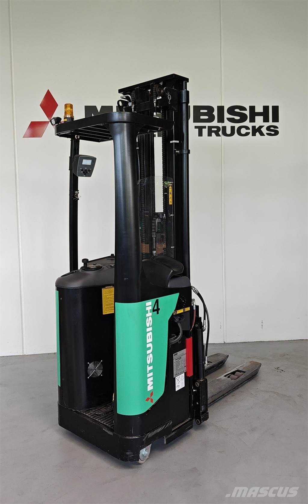 Mitsubishi SBR16NI Hidrauliskās stalažas ar platformu