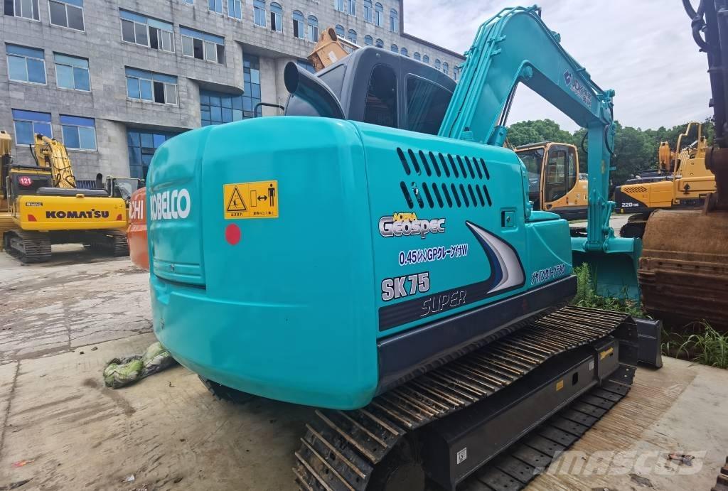 Kobelco SK 75 Vidēja lieluma ekskavatori 7 t - 12 t