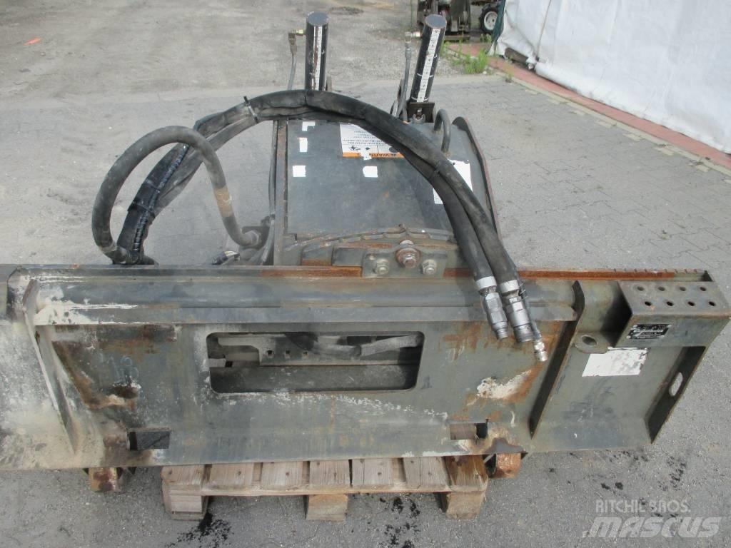 Bobcat 18 PLA Skrēperi