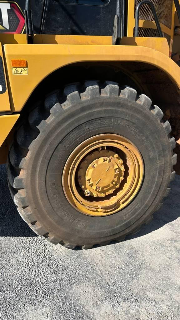 CAT 730 - 04A Artikulētie pašizgāzēji