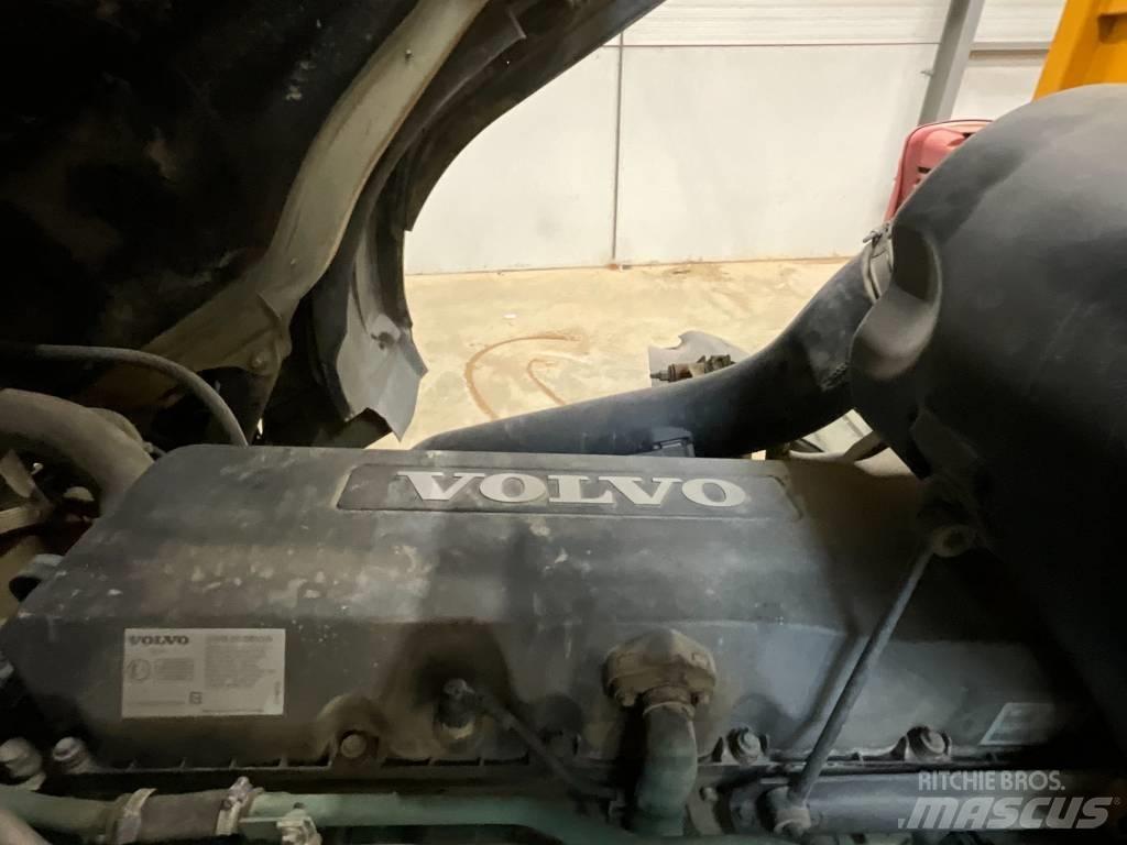 Volvo FMX 410 8x4 Pašizgāzējs