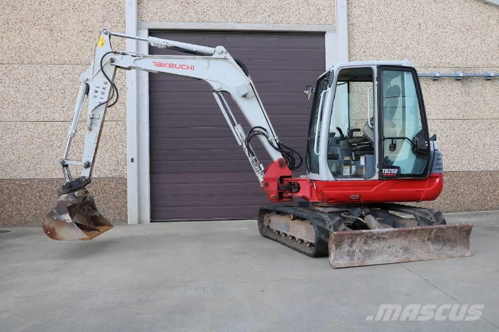 Takeuchi TB 250 Mini ekskavatori < 7 t