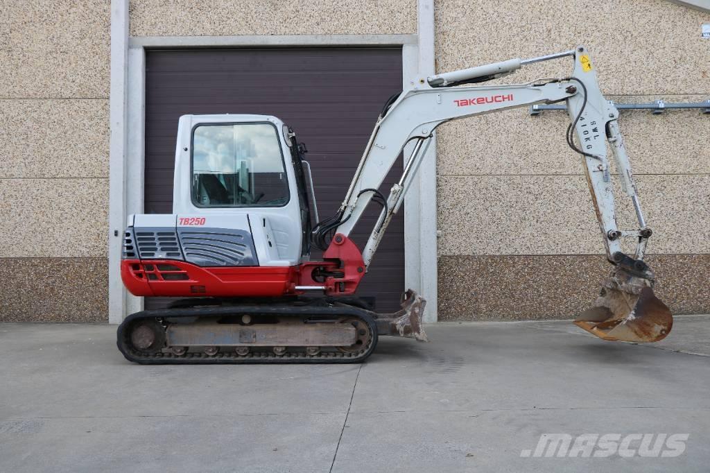 Takeuchi TB 250 Mini ekskavatori < 7 t