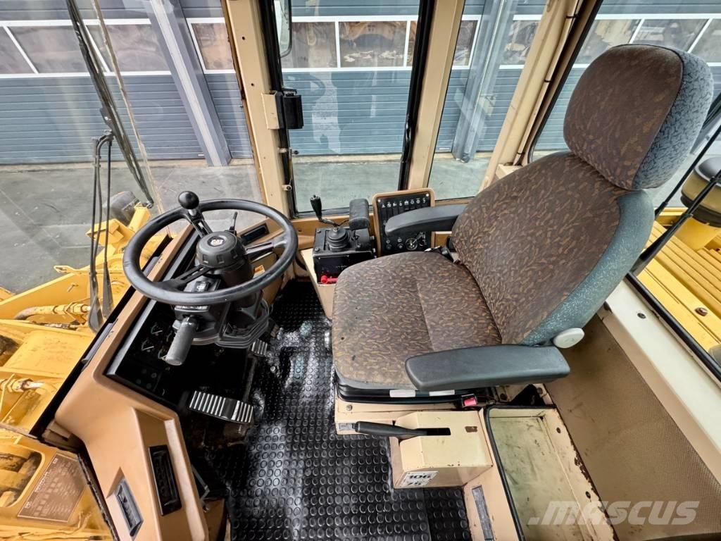 CAT 924 F Iekrāvēji uz riteņiem