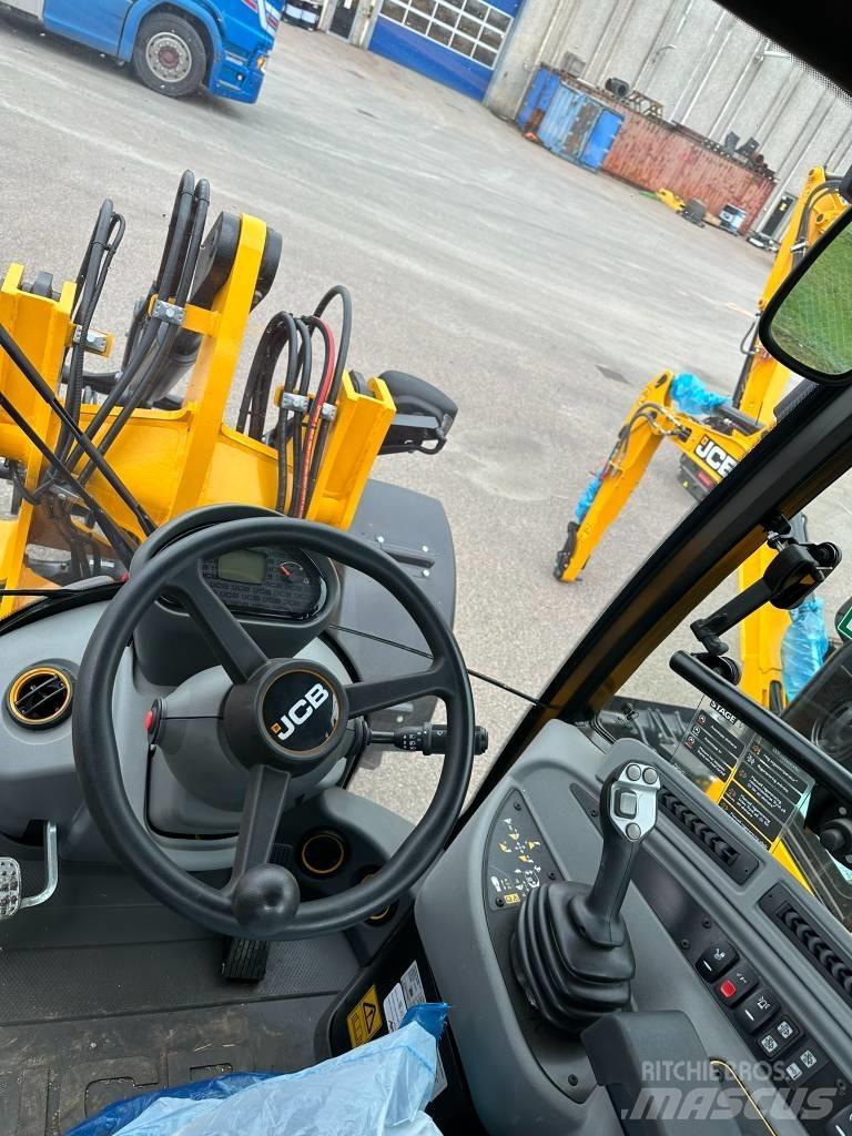 JCB 407 Iekrāvēji uz riteņiem