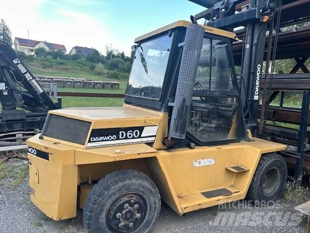 Daewoo 60 Tehnika ar dīzeļa dzinēju