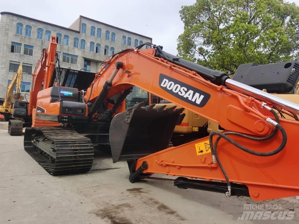 Doosan DX 225 LC Kāpurķēžu ekskavatori