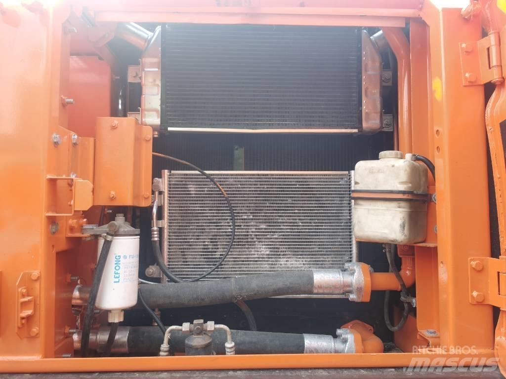 Doosan DX 225 LC Kāpurķēžu ekskavatori