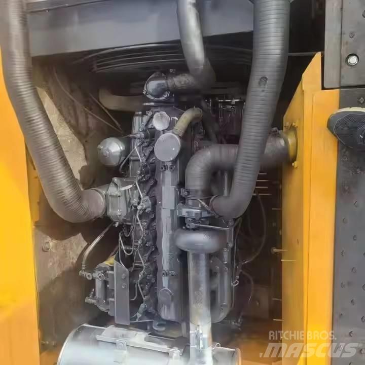 Hyundai 225 Kāpurķēžu ekskavatori