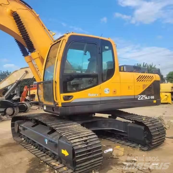 Hyundai 225 Kāpurķēžu ekskavatori