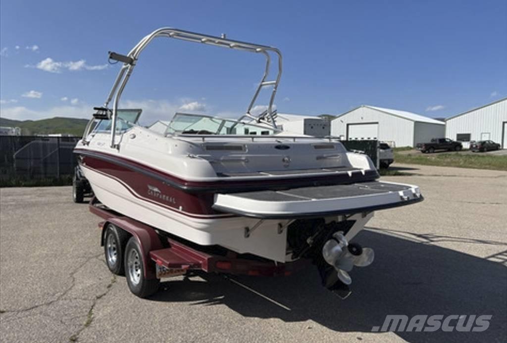  Chaparral 2330 SS Darba laivas / baržas