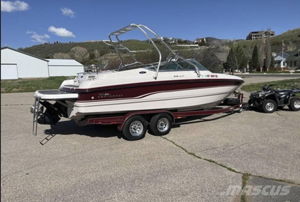  Chaparral 2330 SS Darba laivas / baržas