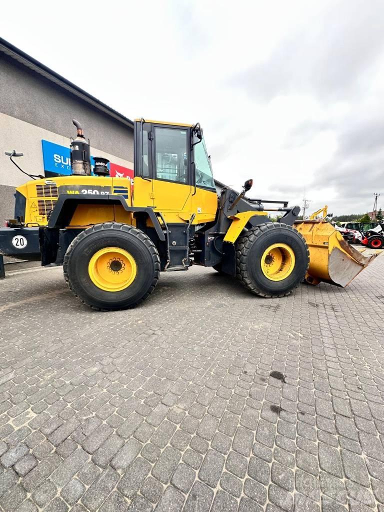 Komatsu WA 250 PZ-6 Iekrāvēji uz riteņiem